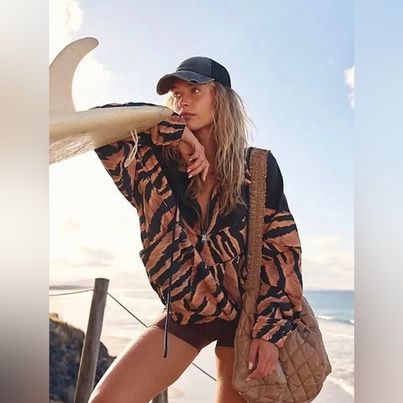 Free People Movement Walk The Line Pullover Size L. $198. B22 - Picture 2 of 5